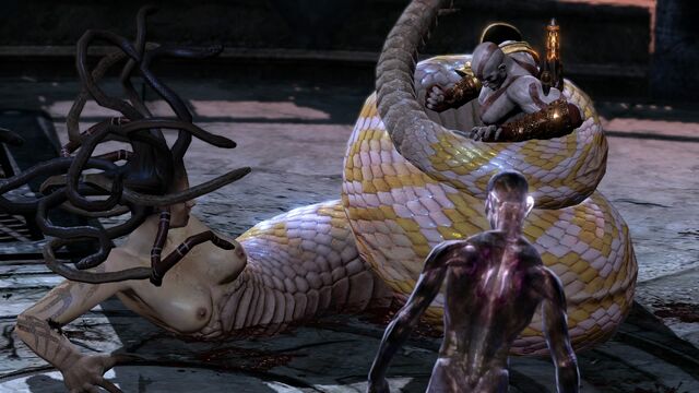 Archivo:Serpiente Gorgona atrapando a Kratos.jpg