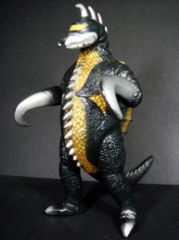 File:Yellow eyed giganimage.jpeg