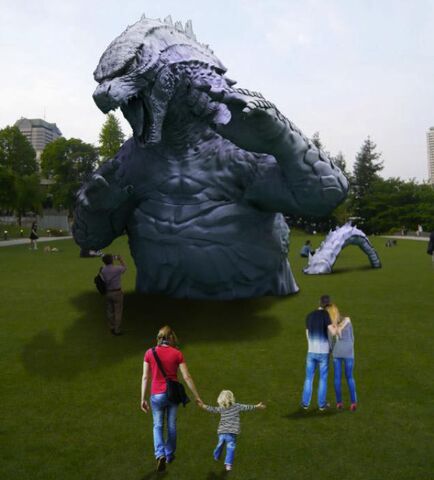 File:LegendaryGoji Statue In A Tokyo Park 1.jpg