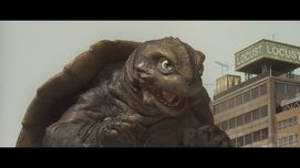 Toto listo para pelear con zedus en gamera the brave.jpg