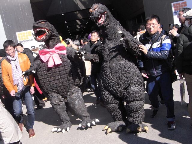 File:WF2013 2-Godzilla 002.jpg