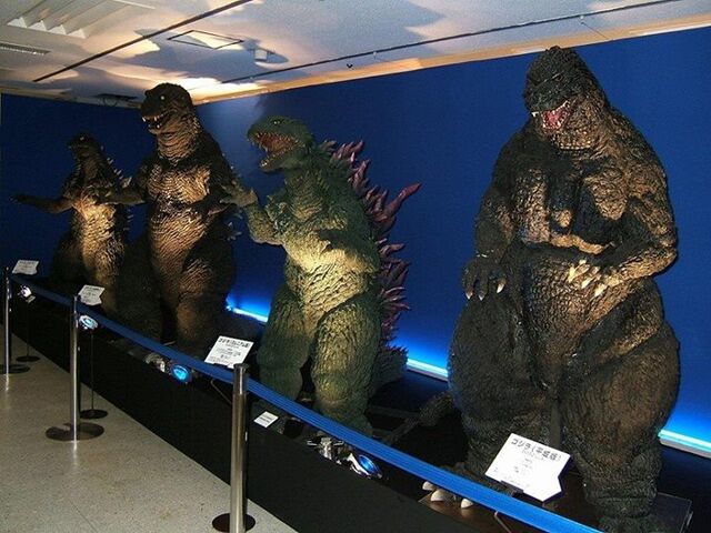 File:Suit Display 1.jpg