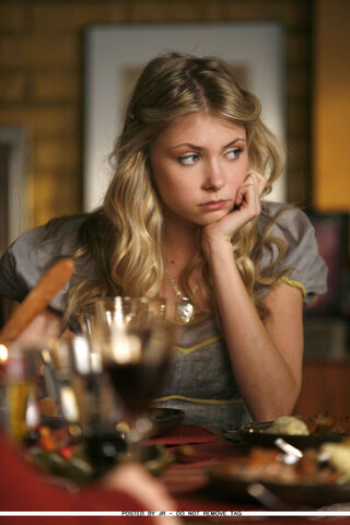 Файл:Jenny-Humphrey-gossip-girl-lovers-2310890-1707-2560.jpg