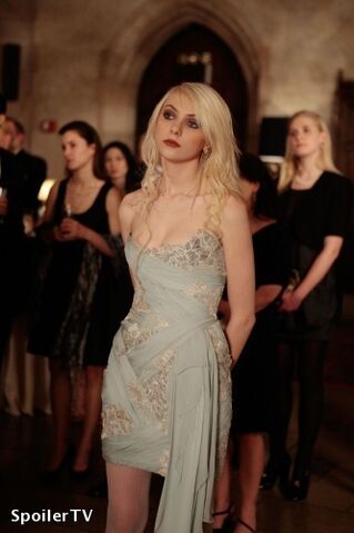 Файл:Jenny-Humpfrey-Marchsea-dress.jpg