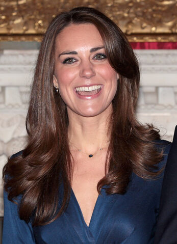 Fichier:Kate+Middleton+Clarence+House+Announce+Engagement+qnjcET9N8CSl.jpg