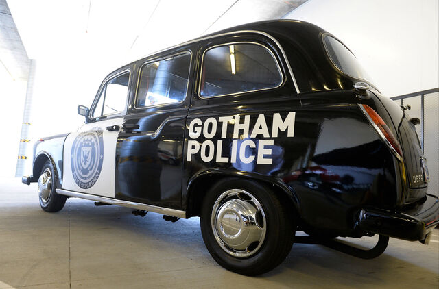 File:SDCC-2014-Gotham-Uber-cars-event AHP5282.jpg