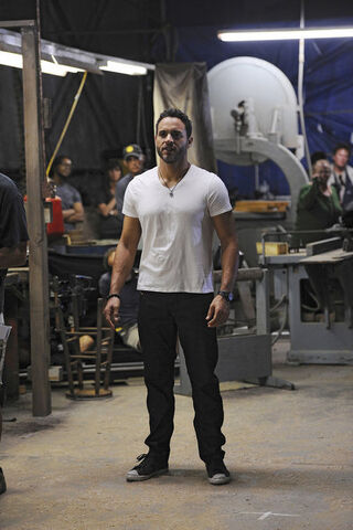 File:1x03-BriggsTee.jpg