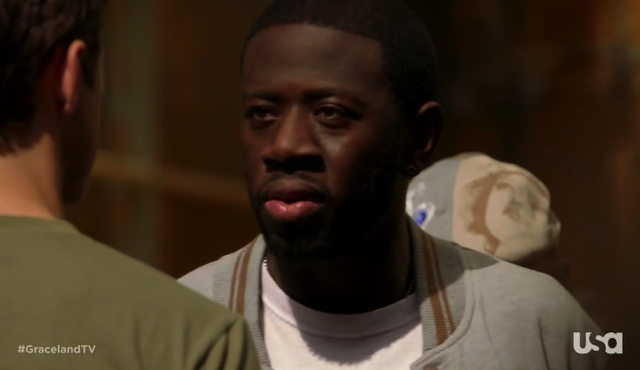 File:1x02-MikeEddie.png
