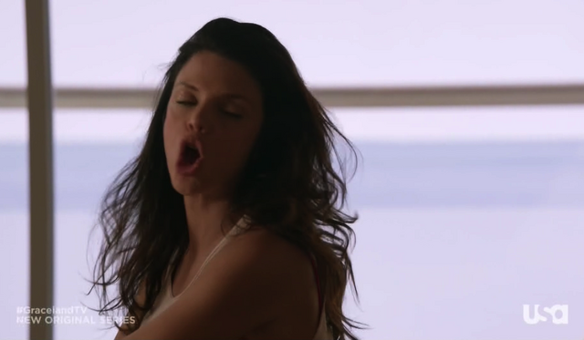 File:1x05-CharlieOMouthFake.png