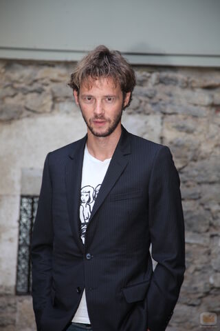 File:32754 eloy-azorin-presenta-gran-hotel-festval-vitoria-2012.jpg