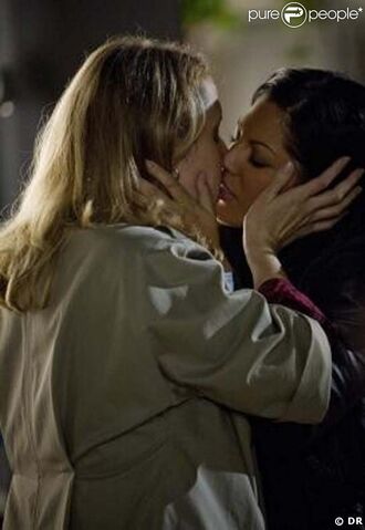 Fichier:185208-dr-callie-torres-et-dr-erica-hahn-un-637x0-6.jpg