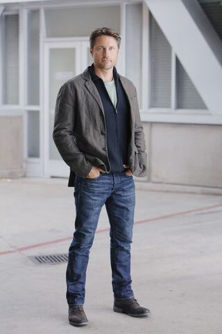 Archivo:NathanRiggsT12-1.jpg