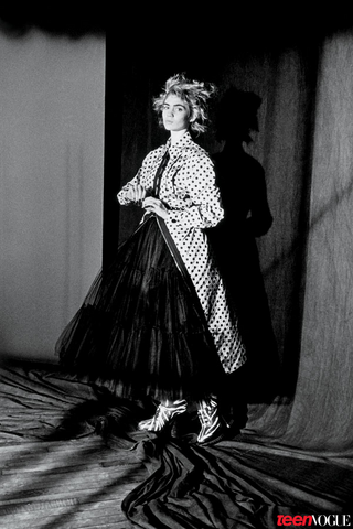 File:GrimesTeenVogue2014 6.png