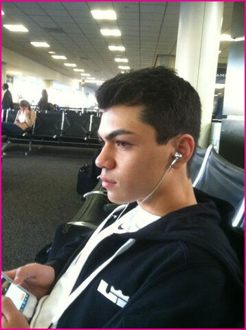 File:AdamIrigoyen2012(6).jpg