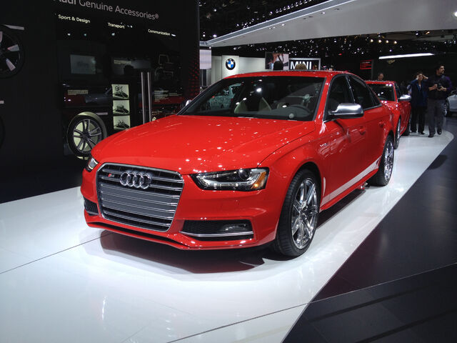 Plik:2013 Audi S4 (8403322591).jpg