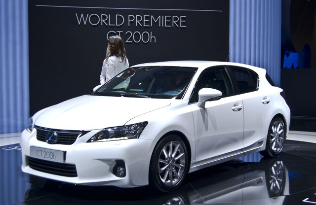 Plik:Lexus CT200h.jpg