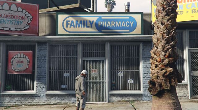 File:FamilyPharmacy-Front-GTAV.jpg