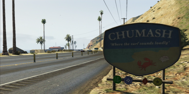File:ChumashSign-OnFreeway-GTAV.png