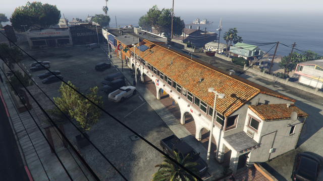 File:ChumashPlaza-GTAV.png
