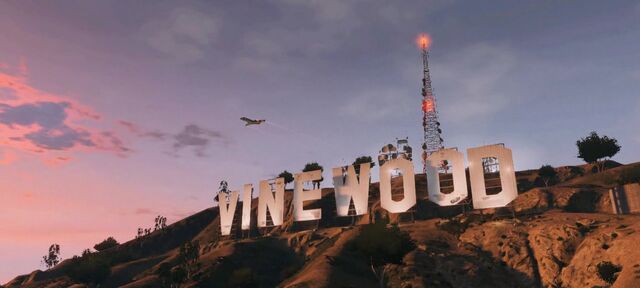 File:Vinewood-GTAV.jpg
