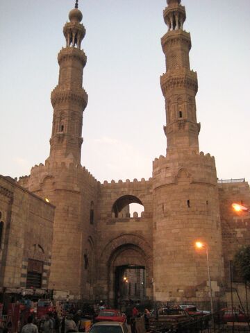 File:Bab.zuweila.cairo.jpg