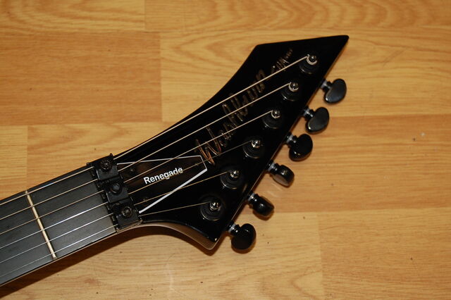 File:Wm24v headstock.jpg