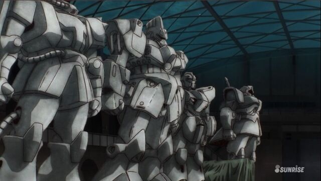 File:Gundam Reconguista in G old suits 2.jpg