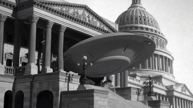 File:Earth-vs-the-flying-saucer.jpg