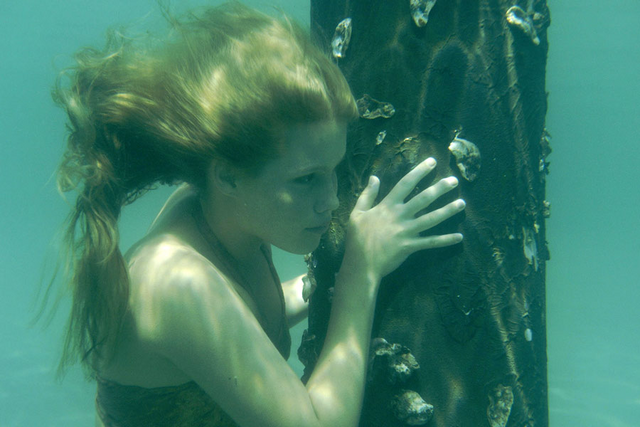File:Emma Hiding.png