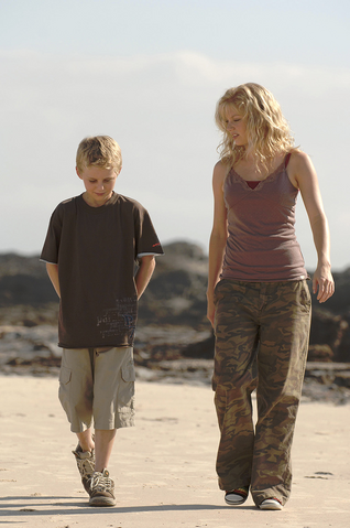 File:Rikki And Elliot.png