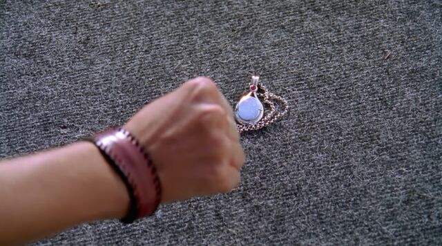 File:Red Locket Drying.jpg