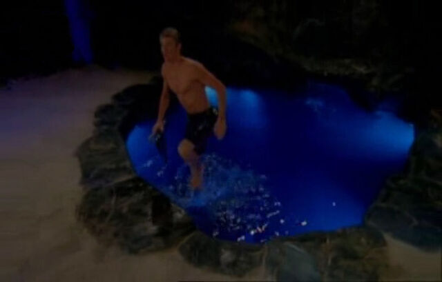 File:NEW MOON POOL MAKO.jpg