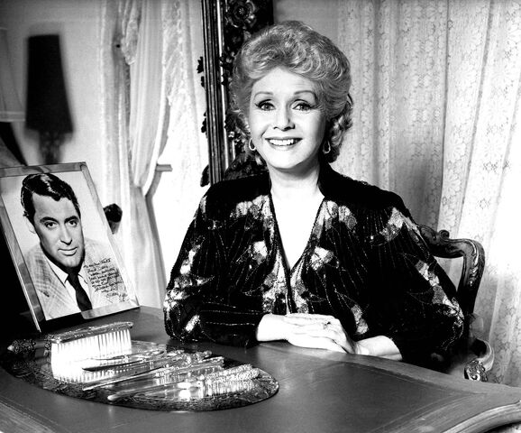 File:1444px-Debbie Reynolds Allan Warren.jpg