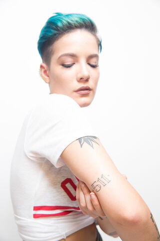 File:Halsey 0 1442271334.jpg