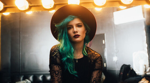 File:Halsey-opens-up-about-her-endometriosis-diagnosis-01.jpg