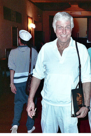 File:Dick Van Dyke (and Mary Tyler Moore behind him).jpg