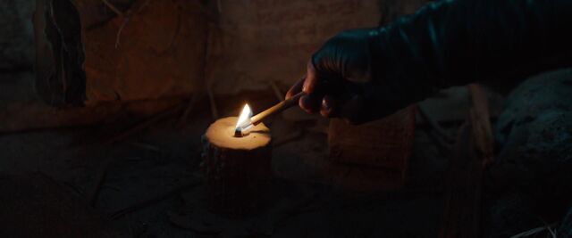 File:Lighting a candle.jpg