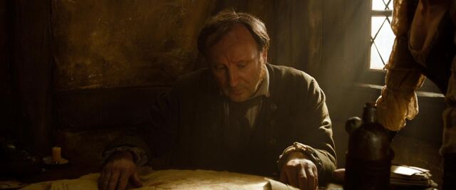 File:Reading the paper.jpg