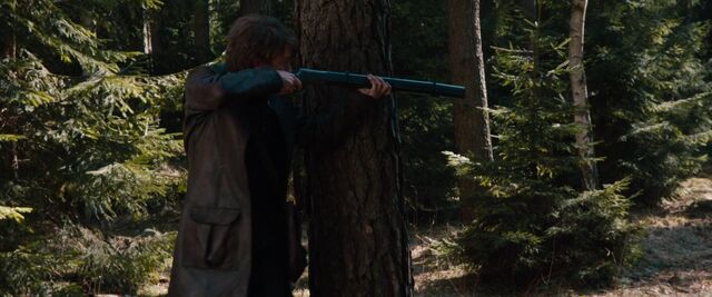 File:Ben with the gun.jpg