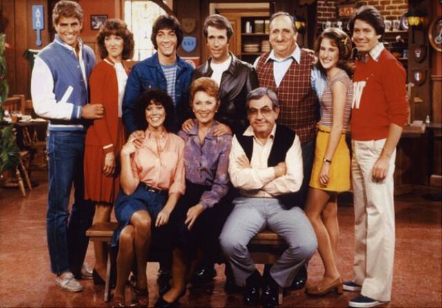 File:Happy-Days-Season-8-cast.jpg