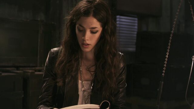 File:Olivia-thirlby-as-natalie-in-the-darkest.jpg