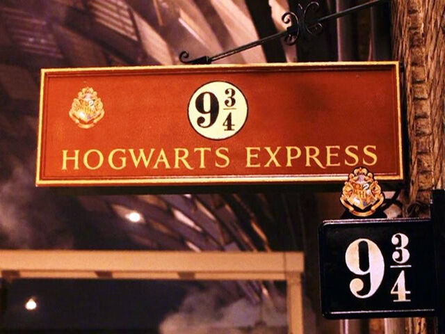 File:Harry Potter Platform.jpg