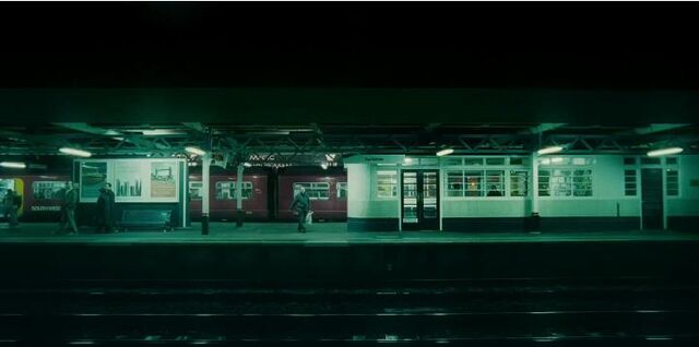 File:Surbiton Station.jpg