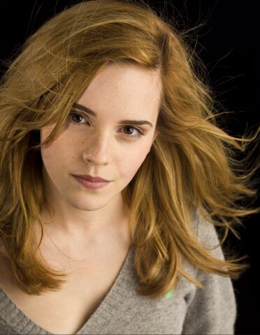 File:Hermione-HBP-photoshoot-harry-potter-28108660-1750-2334.jpg