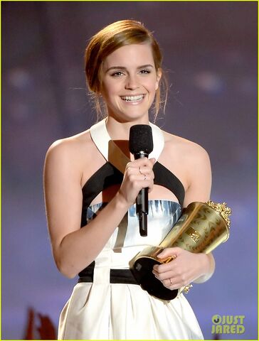 Dosya:Emma-watson-mtv-movie-awards-2013-03.jpg
