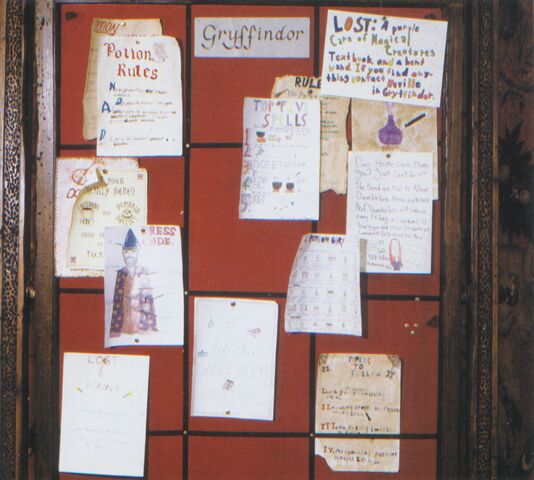 File:GryffindorNoticeboard.jpg