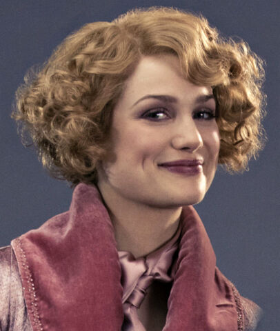 File:Queenie and Jacob 2.jpg