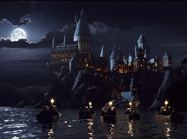 File:Hogwarts boats 1-0.jpg