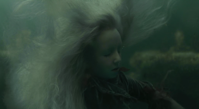 File:Gabrielleunderwater.png