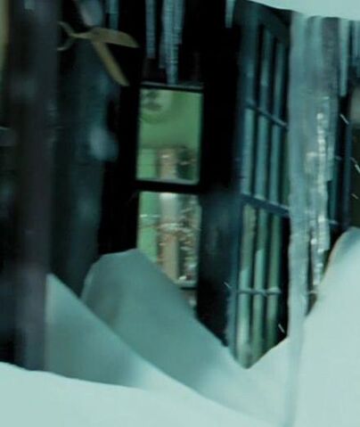 File:Hogsmeade hairdressing salon.jpg